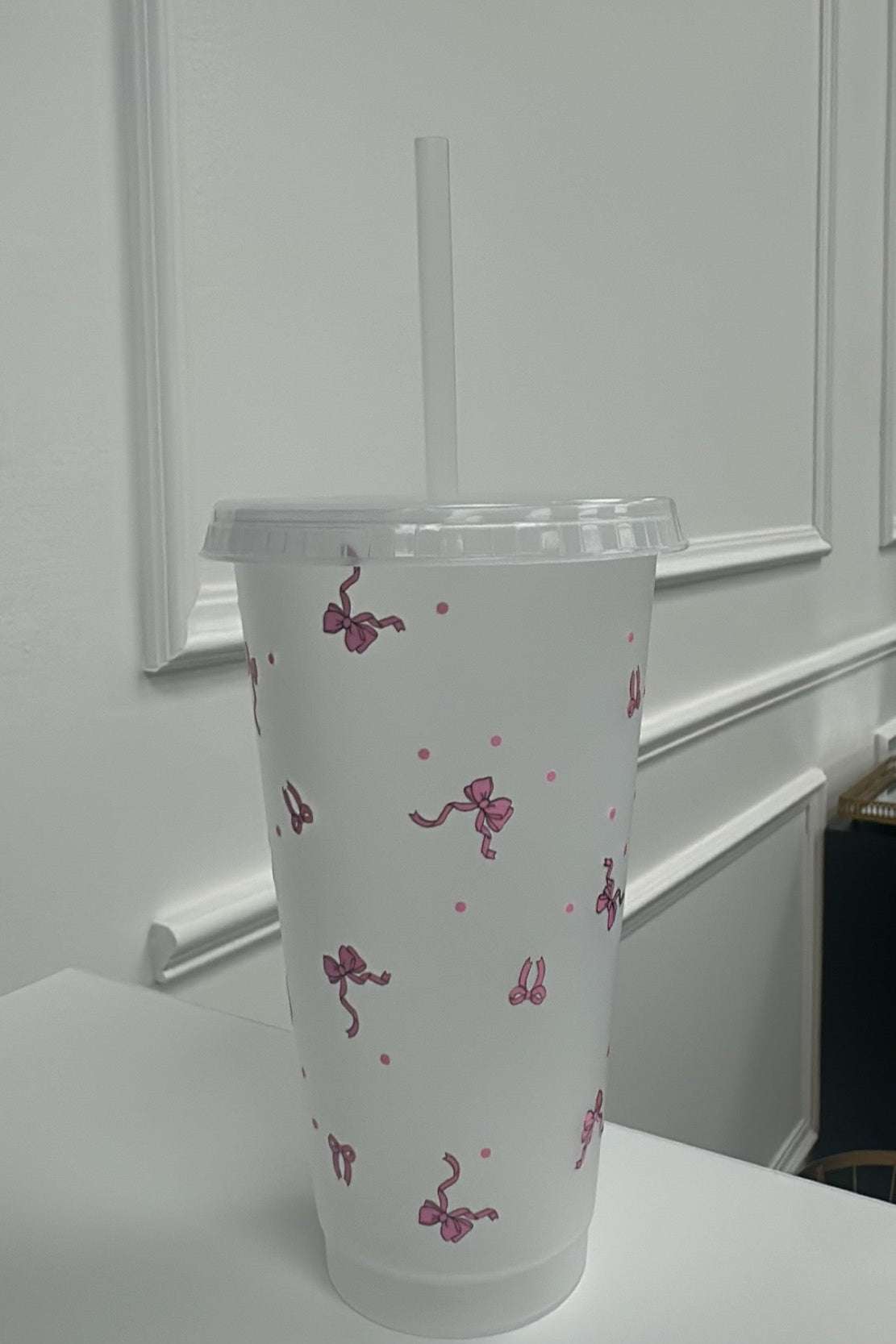 Verre plastique - Boucles roses